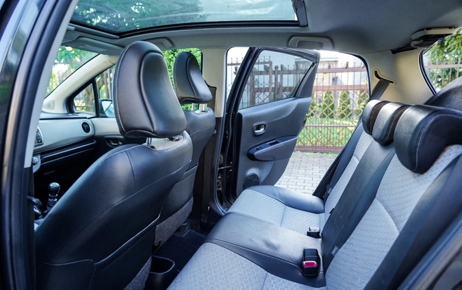 Toyota Yaris cena 32900 przebieg: 180598, rok produkcji 2012 z Radom małe 704